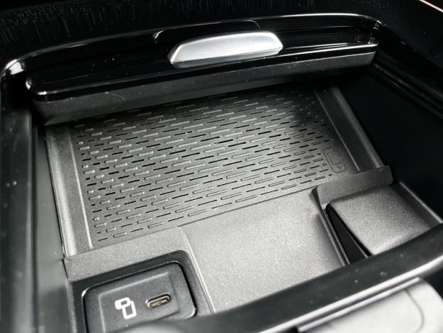 MERCEDES-BENZ EQA 250 AMG Line  