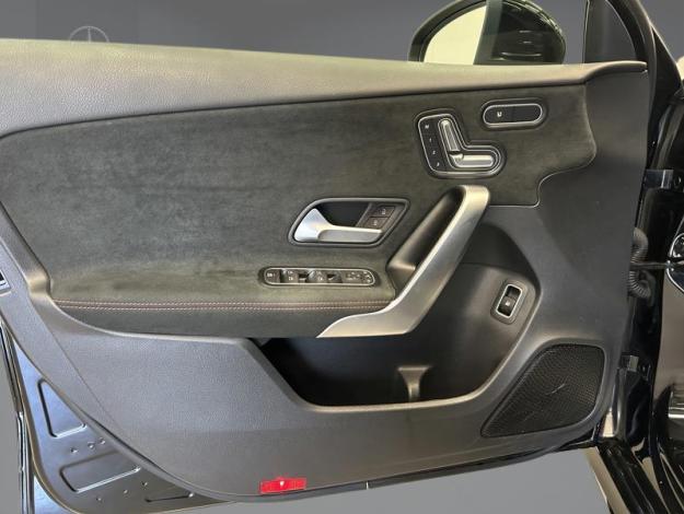 MERCEDES-BENZ A 250 e Pack AMG Toit Pano Premium PLUS  