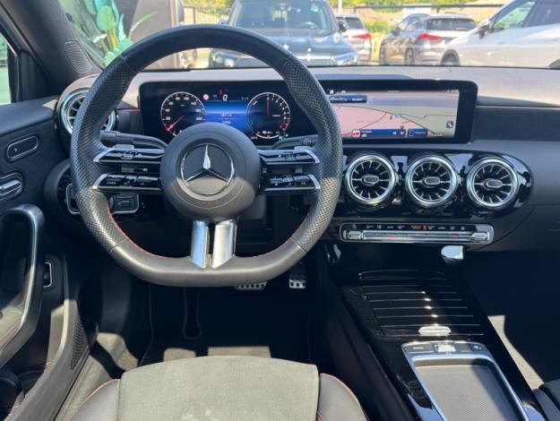 MERCEDES-BENZ A 250 e Berline AMG Line  