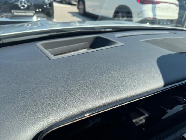 MERCEDES-BENZ A 250 e Berline AMG Line  