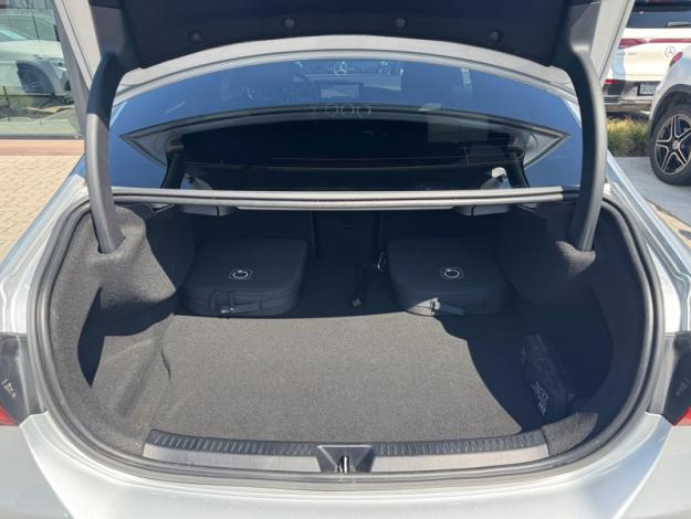 MERCEDES-BENZ A 250 e Berline AMG Line  