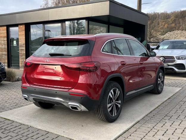 MERCEDES-BENZ GLA 180 Cyber Edition Saga Huy  
