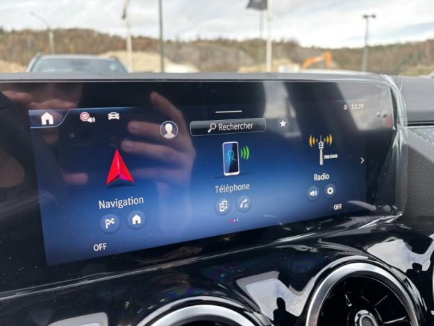 MERCEDES-BENZ GLA 180 Cyber Edition Saga Huy  