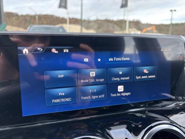 MERCEDES-BENZ GLA 180 Cyber Edition Saga Huy  