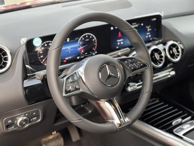 MERCEDES-BENZ GLA 180 Cyber Edition Saga Huy  