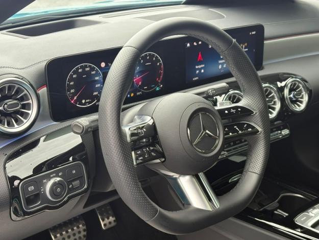 MERCEDES-BENZ CLA-Klasse CLA 220 4MATIC Coupé AMG Line