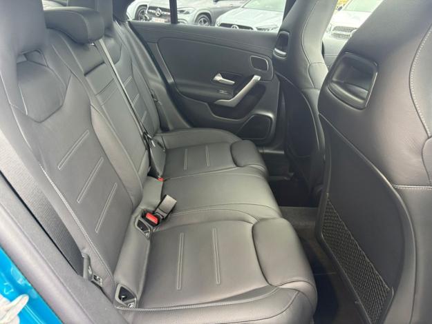 MERCEDES-BENZ CLA-Klasse CLA 220 4MATIC Coupé AMG Line