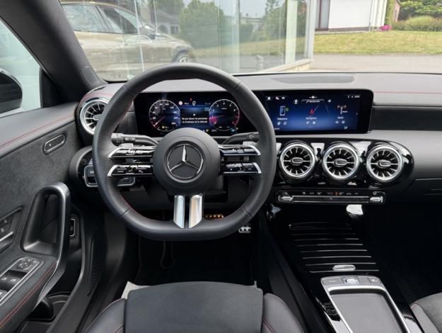 MERCEDES-BENZ CLA 200 SB AMG Facelift Toit Pano  