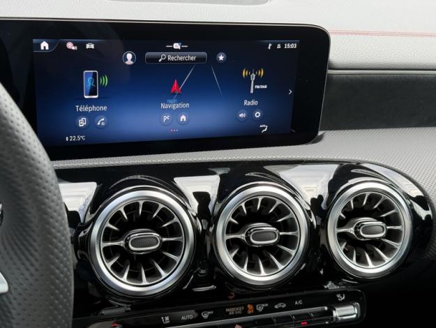 MERCEDES-BENZ CLA 200 SB AMG Facelift Toit Pano  