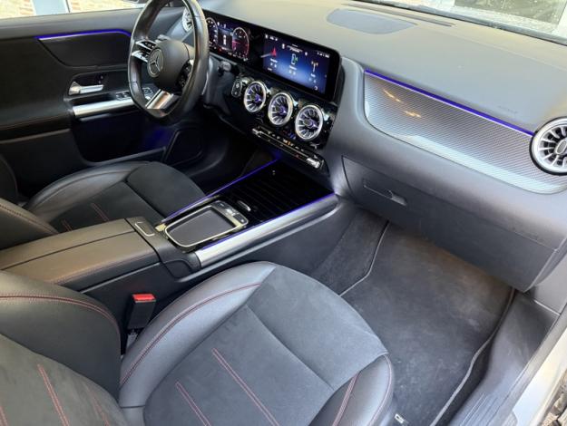 MERCEDES-BENZ GLA 200 d AMG Line  