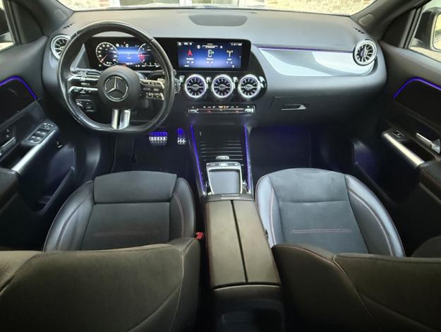 MERCEDES-BENZ GLA 200 d AMG Line  