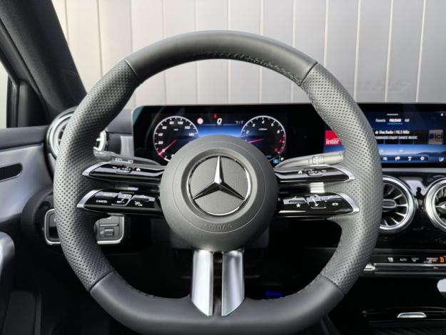 MERCEDES-BENZ Classe A 180 AMG Exclusive Design  Classe A 180 d AMG Exclusive Design