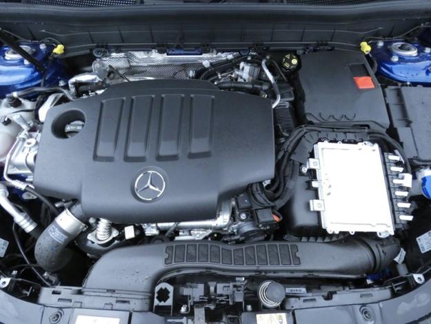 MERCEDES-BENZ GLB 200 d AMG Line  GLB 200 d AMG Line