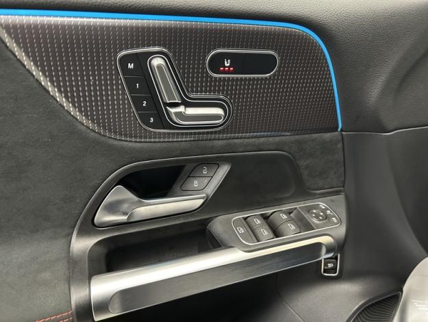 MERCEDES-BENZ EQB 300 4MATIC AMG 7 places Pano  