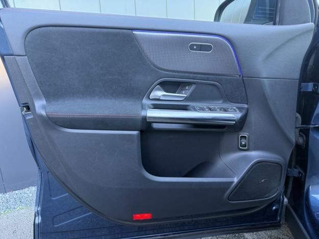 MERCEDES-BENZ EQA 250 AMG Line  