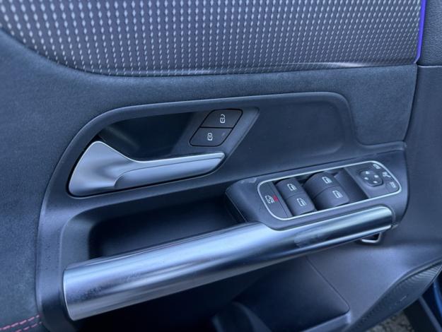 MERCEDES-BENZ EQA 250 AMG Line  