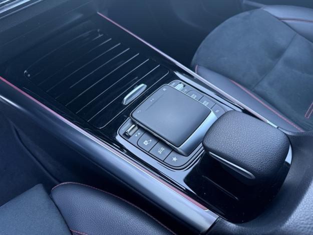 MERCEDES-BENZ EQA 250 AMG Line  