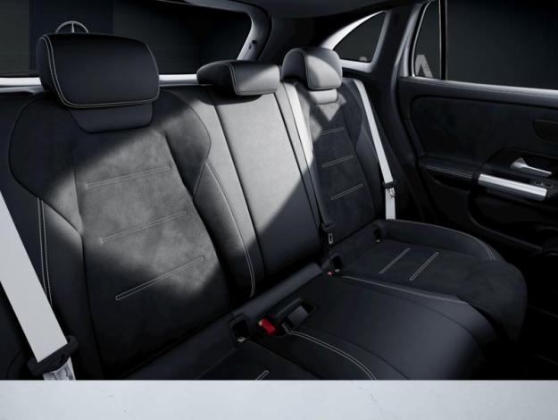 MERCEDES-BENZ GLA 180  d  AMG Line