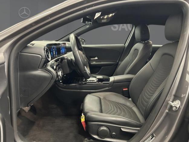MERCEDES-BENZ A 250 e Business Line LED  