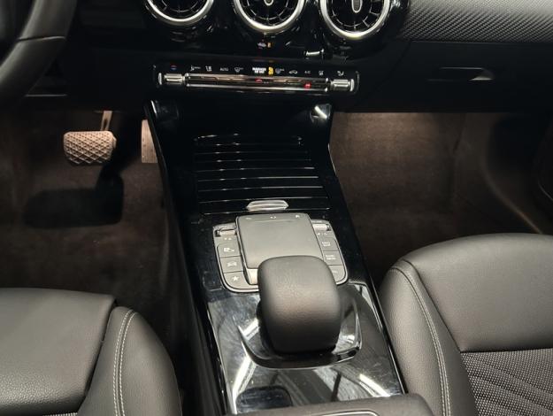 MERCEDES-BENZ A 250 e Business Line LED  