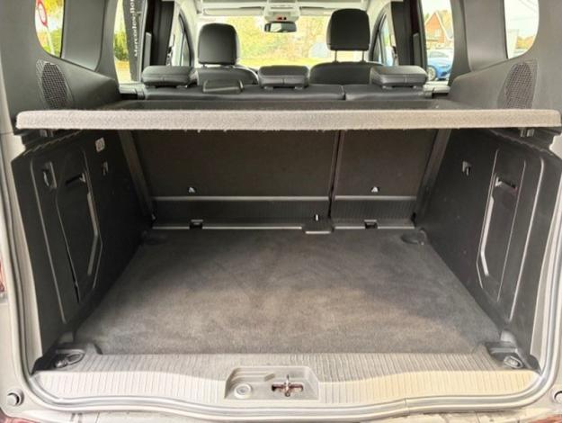 MERCEDES-BENZ Classe T 180 d Progressive Automatique Attelage  