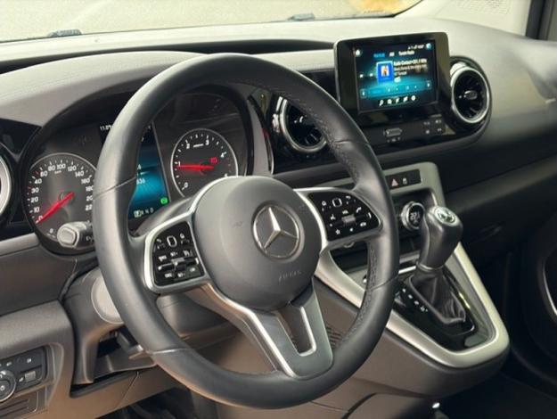 MERCEDES-BENZ Classe T 180 d Progressive Automatique Attelage  