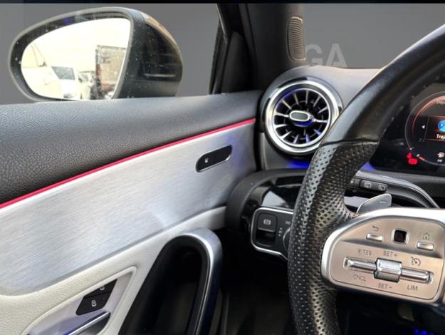 MERCEDES-BENZ A 200 AMG Line  