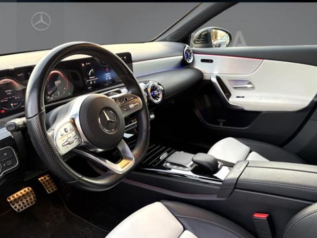 MERCEDES-BENZ A 200 AMG Line  