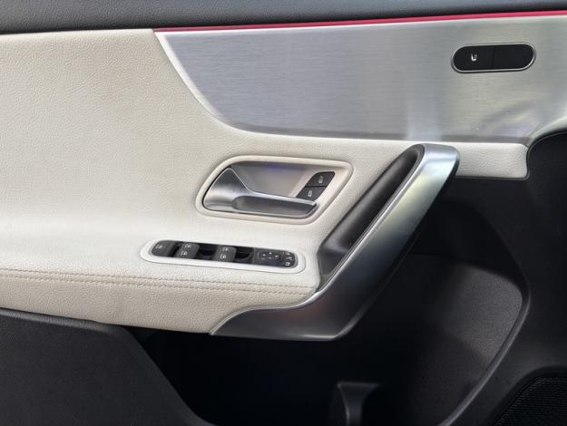 MERCEDES-BENZ A 200 AMG Line  