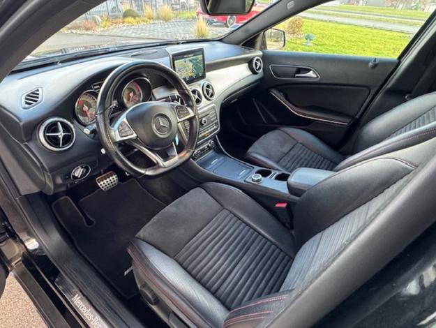 MERCEDES-BENZ GLA 220 d 4MATIC Fascination  