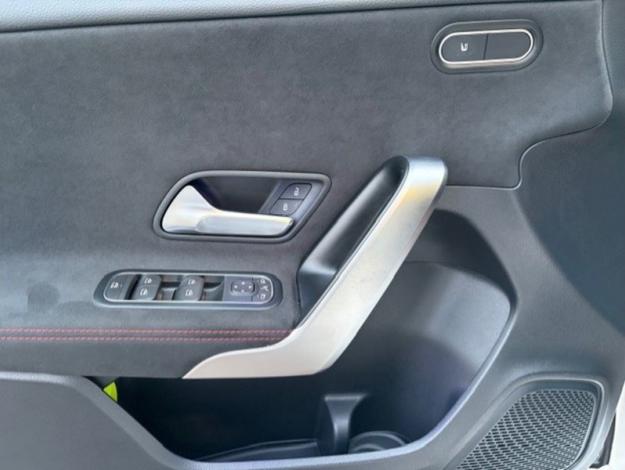 MERCEDES-BENZ A 200 AMG Pack Night Toit Pano Facelift  