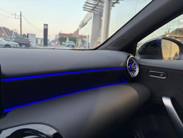 MERCEDES-BENZ A 200 AMG Pack Night Toit Pano Facelift  