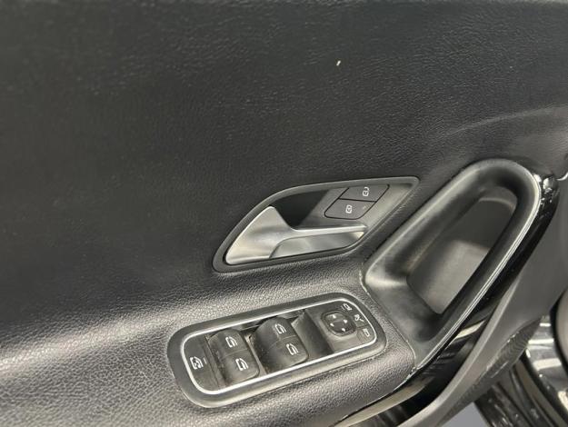 MERCEDES-BENZ A 180 d Style Auto Phares LED  