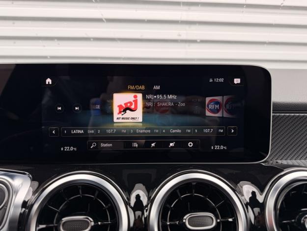 MERCEDES-BENZ GLB 200 d AMG Line  