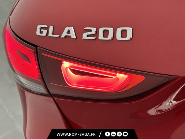 MERCEDES-BENZ GLA 200 AMG Line AMG Line 