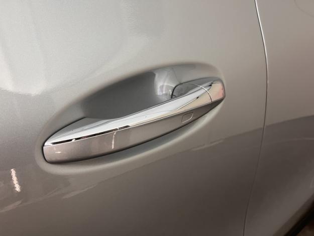 MERCEDES-BENZ EQA 250+ AMG Line  