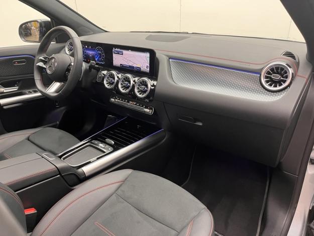 MERCEDES-BENZ EQA 250+ AMG Line  