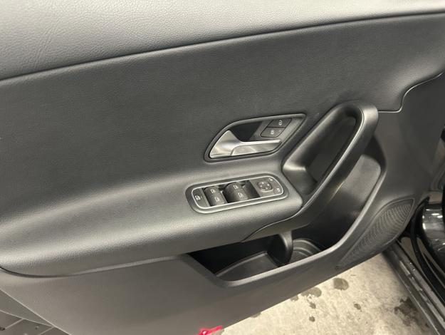 MERCEDES-BENZ A 180 d Business Line  