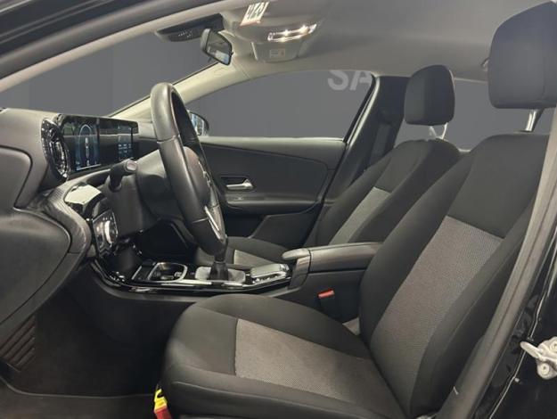 MERCEDES-BENZ A 180 d Business Line  