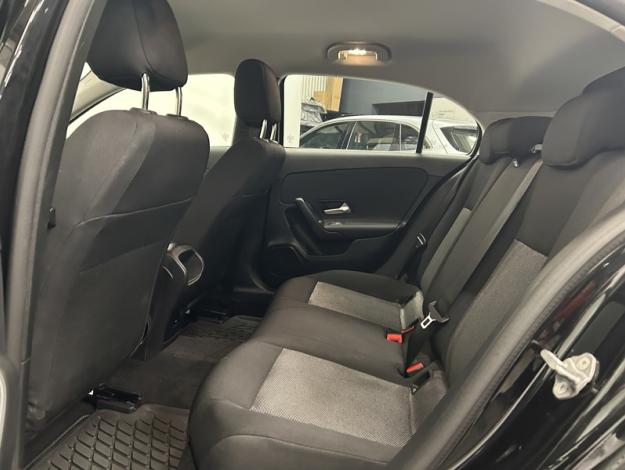 MERCEDES-BENZ A 180 d Business Line  