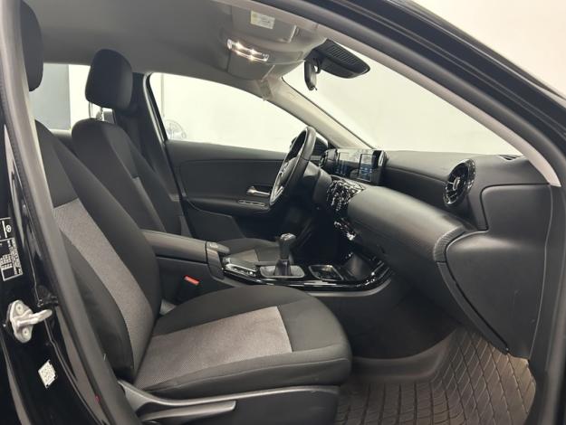 MERCEDES-BENZ A 180 d Business Line  