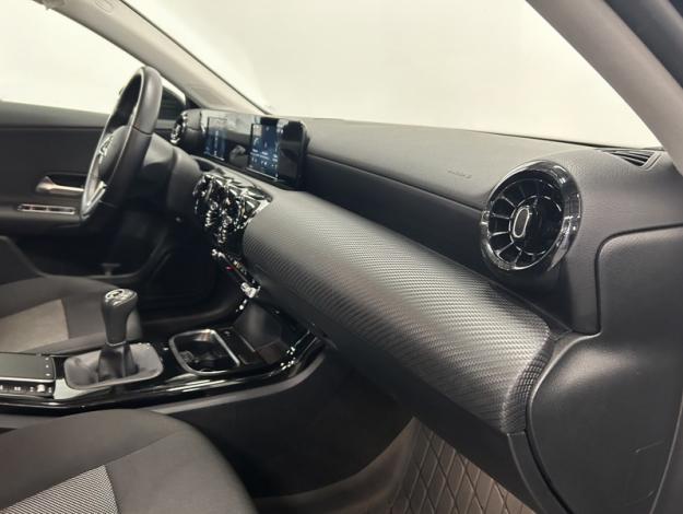 MERCEDES-BENZ A 180 d Business Line  