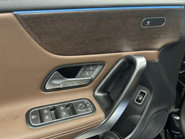 MERCEDES-BENZ CLA 250 e Coupé AMG Pack Night Toit Pano  