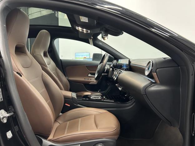 MERCEDES-BENZ CLA 250 e Coupé AMG Pack Night Toit Pano  