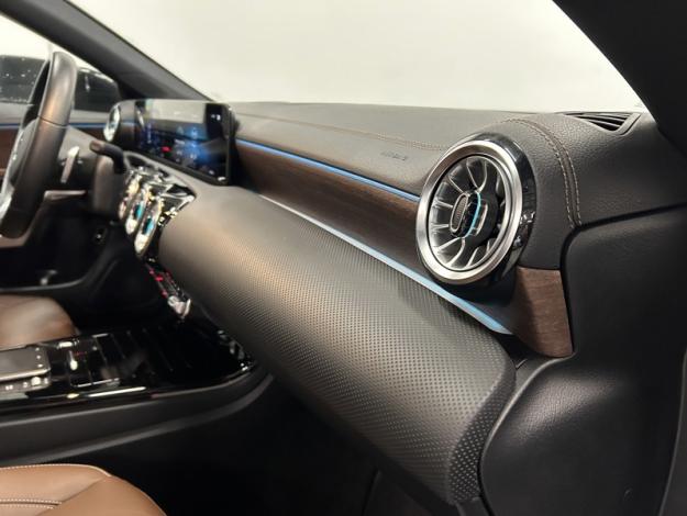 MERCEDES-BENZ CLA 250 e Coupé AMG Pack Night Toit Pano  