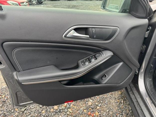 MERCEDES-BENZ GLA 180 Intuition  