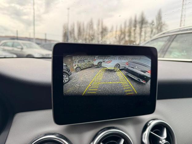 MERCEDES-BENZ GLA 180 Intuition  