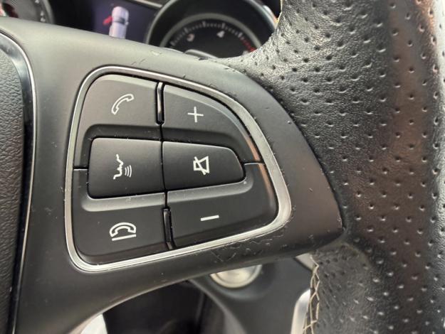 MERCEDES-BENZ GLA 200 d Sensation  