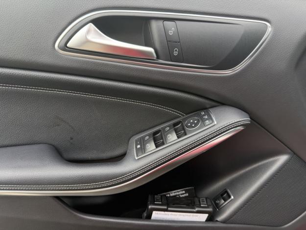 MERCEDES-BENZ GLA 200 d Sensation  