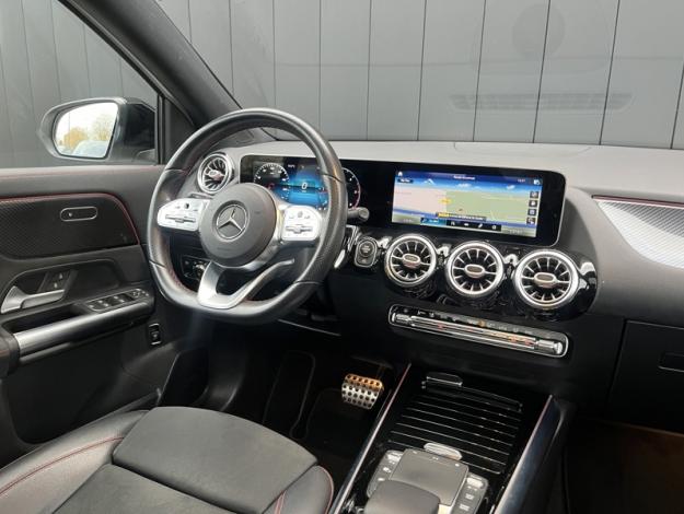 MERCEDES-BENZ GLA 200 d AMG Line  